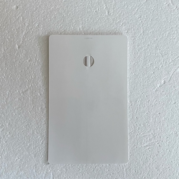 NWOT……Eject Pin Apple iPhone or iPad SIM Card Tray Remover…..Never Used - Picture 3 of 8